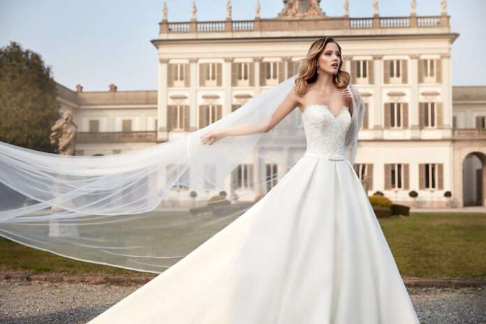 Aire Barcelona Wedding Dress